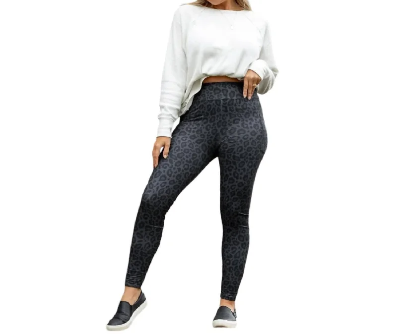 Luxe Leggings With Pockets In Black Leopard