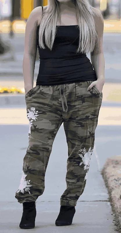 Sadie Jogger Pant In Camo